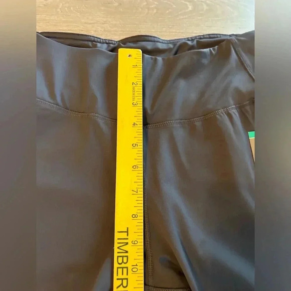 Emily B Activewear Women's Leggings Size Large Mesh Leg Panels Dark Blue New - Picture 8 of 10